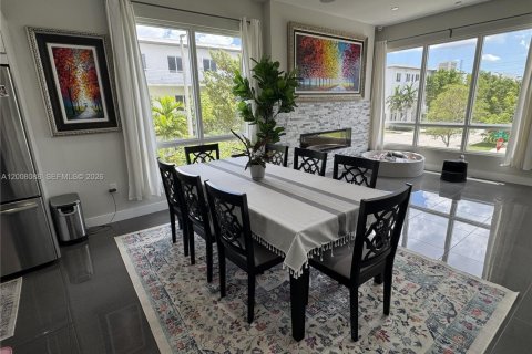 Villa ou maison à louer à Doral, Floride: 4 chambres, 249.26 m2 № 2073891 - photo 24