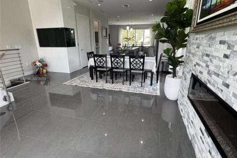 Villa ou maison à louer à Doral, Floride: 4 chambres, 249.26 m2 № 2073891 - photo 22
