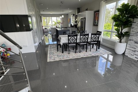 Villa ou maison à louer à Doral, Floride: 4 chambres, 249.26 m2 № 2073891 - photo 21