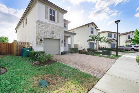 Casa en Miami, Florida 3 dormitorios, 170.94 m2 № 2175380