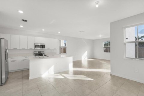 Casa en venta en Miami, Florida, 3 dormitorios, 170.94 m2 № 2175380 - foto 9