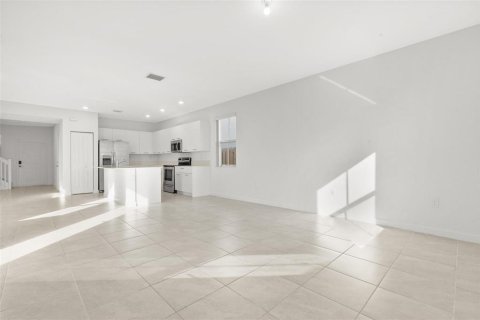 Casa en venta en Miami, Florida, 3 dormitorios, 170.94 m2 № 2175380 - foto 11