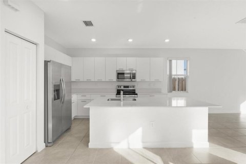 Casa en venta en Miami, Florida, 3 dormitorios, 170.94 m2 № 2175380 - foto 6