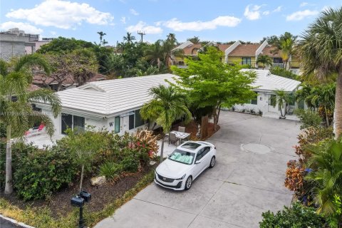 House in Lauderdale-by-the-Sea, Florida 1 bedroom, 78.97 sq.m. № 2035149 - photo 5