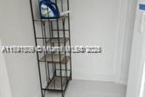 House in Lauderdale-by-the-Sea, Florida 1 bedroom, 78.97 sq.m. № 2035149 - photo 23