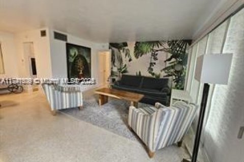 House in Lauderdale-by-the-Sea, Florida 1 bedroom, 78.97 sq.m. № 2035149 - photo 19