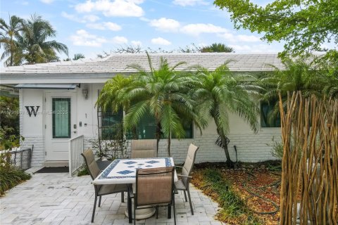 House in Lauderdale-by-the-Sea, Florida 1 bedroom, 78.97 sq.m. № 2035149 - photo 4