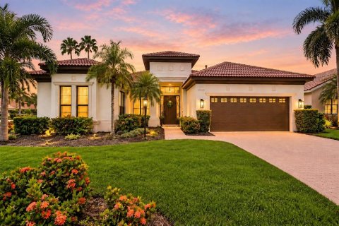House in Lakewood Ranch, Florida 3 bedrooms, 243.68 sq.m. № 2349825
