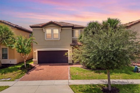 House in Kissimmee, Florida 8 bedrooms, 375.42 sq.m. № 2297182