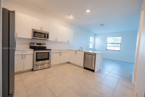 Adosado en alquiler en Homestead, Florida, 4 dormitorios, 169.08 m2 № 2012461 - foto 10