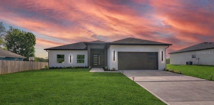 House in Sanford, Florida 4 bedrooms, 153.01 sq.m. № 2096797