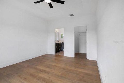 House in Sanford, Florida 4 bedrooms, 153.01 sq.m. № 2096797 - photo 15