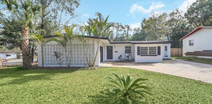 House in Orlando, Florida 3 bedrooms, 162.49 sq.m. № 1514016