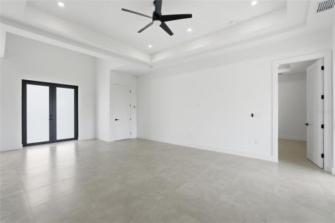 Villa ou maison à vendre à Cape Coral, Floride: 3 chambres, 157.1 m2 № 2398825 - photo 10