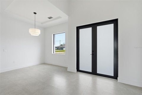 Villa ou maison à vendre à Cape Coral, Floride: 3 chambres, 157.1 m2 № 2398825 - photo 7