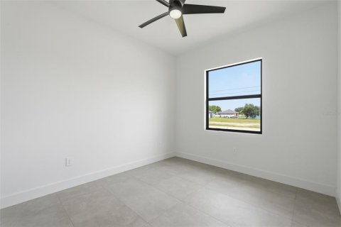 Villa ou maison à vendre à Cape Coral, Floride: 3 chambres, 157.1 m2 № 2398825 - photo 27