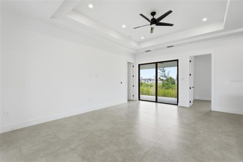 Villa ou maison à vendre à Cape Coral, Floride: 3 chambres, 157.1 m2 № 2398825 - photo 11