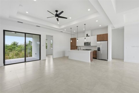 Villa ou maison à vendre à Cape Coral, Floride: 3 chambres, 157.1 m2 № 2398825 - photo 8