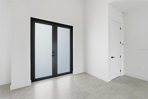 Villa ou maison à vendre à Cape Coral, Floride: 3 chambres, 157.1 m2 № 2398825 - photo 6