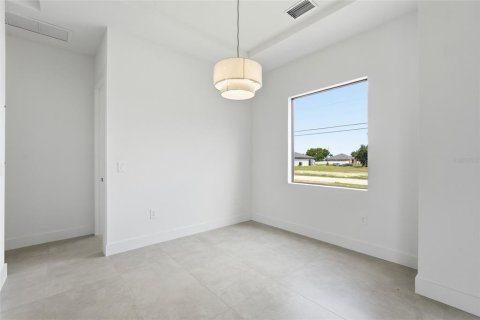 Villa ou maison à vendre à Cape Coral, Floride: 3 chambres, 157.1 m2 № 2398825 - photo 18