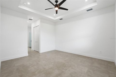 Villa ou maison à vendre à Cape Coral, Floride: 3 chambres, 157.1 m2 № 2398825 - photo 19
