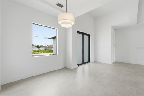 Villa ou maison à vendre à Cape Coral, Floride: 3 chambres, 157.1 m2 № 2398825 - photo 17