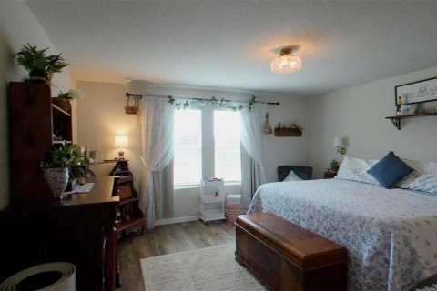 House in Zephyrhills, Florida 4 bedrooms, 217.21 sq.m. № 2310304 - photo 19