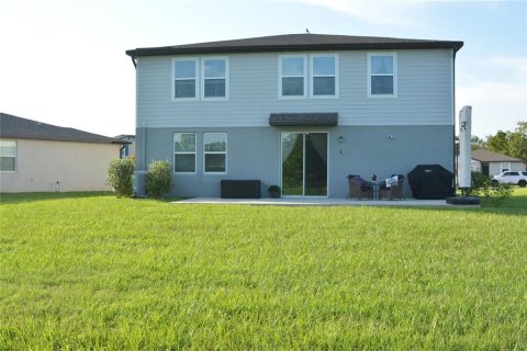 House in Zephyrhills, Florida 4 bedrooms, 217.21 sq.m. № 2310304 - photo 7