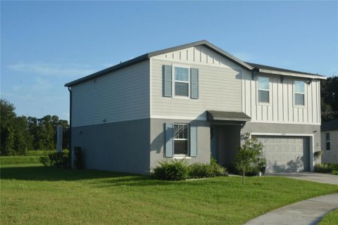 House in Zephyrhills, Florida 4 bedrooms, 217.21 sq.m. № 2310304 - photo 6