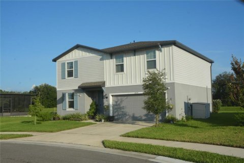 House in Zephyrhills, Florida 4 bedrooms, 217.21 sq.m. № 2310304 - photo 4