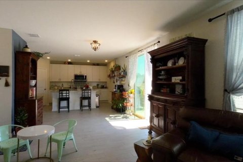 House in Zephyrhills, Florida 4 bedrooms, 217.21 sq.m. № 2310304 - photo 12
