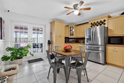 Casa en venta en Miami Gardens, Florida, 3 dormitorios, 170.2 m2 № 1970872 - foto 22