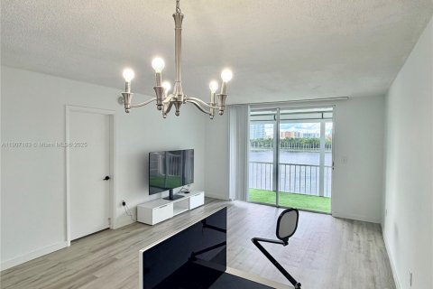 Снять в аренду кондоминиум в Авентура, Флорида 1 спальня, 70.88м2, № 1967090 - фото 5