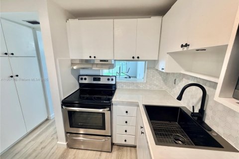 Снять в аренду кондоминиум в Авентура, Флорида 1 спальня, 70.88м2, № 1967090 - фото 7