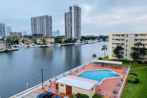 Снять в аренду кондоминиум в Авентура, Флорида 1 спальня, 70.88м2, № 1967090 - фото 10