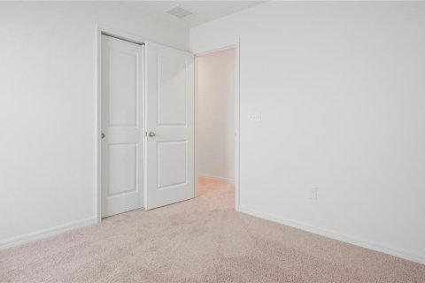 House in Haines City, Florida 4 bedrooms, 151.99 sq.m. № 2209759 - photo 22
