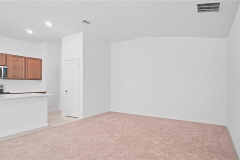 House in Haines City, Florida 4 bedrooms, 151.99 sq.m. № 2209759 - photo 29