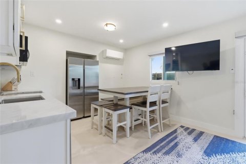 Touwnhouse à vendre à Sarasota, Floride: 3 chambres, 206.52 m2 № 2356749 - photo 22