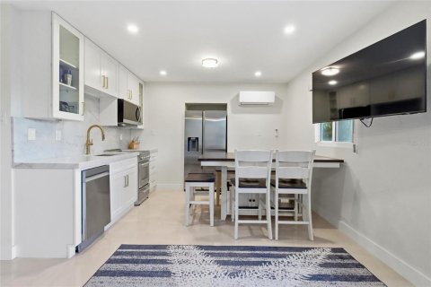 Touwnhouse à vendre à Sarasota, Floride: 3 chambres, 206.52 m2 № 2356749 - photo 20