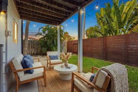 Touwnhouse à vendre à Sarasota, Floride: 3 chambres, 206.52 m2 № 2356749 - photo 11