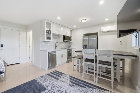 Touwnhouse à vendre à Sarasota, Floride: 3 chambres, 206.52 m2 № 2356749 - photo 21