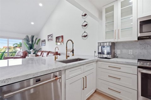 Touwnhouse à vendre à Sarasota, Floride: 3 chambres, 206.52 m2 № 2356749 - photo 9