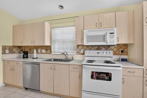 Casa en venta en Boynton Beach, Florida, 3 dormitorios, 145.58 m2 № 2376316 - foto 2