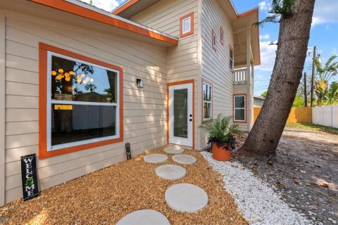 House in Saint Petersburg, Florida 3 bedrooms, 155.89 sq.m. № 2105499 - photo 20