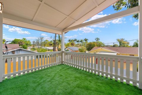 House in Saint Petersburg, Florida 3 bedrooms, 155.89 sq.m. № 2105499 - photo 19