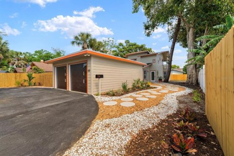 House in Saint Petersburg, Florida 3 bedrooms, 155.89 sq.m. № 2105499 - photo 23