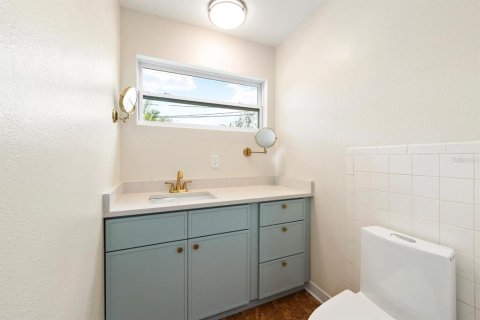 House in Saint Petersburg, Florida 3 bedrooms, 155.89 sq.m. № 2105499 - photo 12