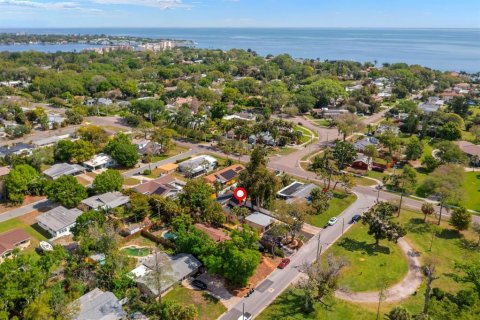 House in Saint Petersburg, Florida 3 bedrooms, 155.89 sq.m. № 2105499 - photo 29