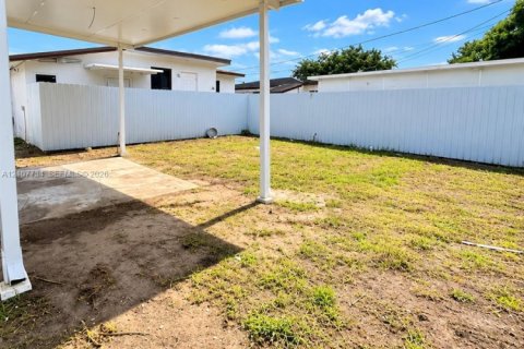 Villa ou maison à vendre à Miami, Floride: 3 chambres, 93.55 m2 № 2426180 - photo 7