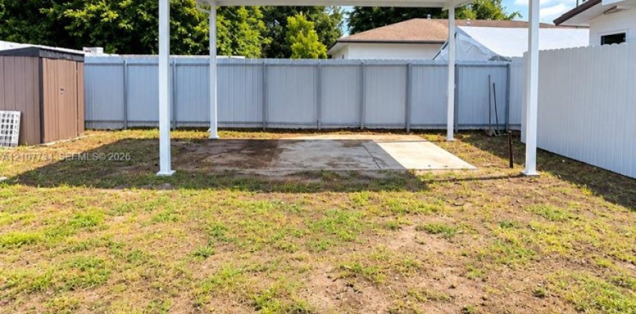 Villa ou maison à Miami, Floride 3 chambres, 93.55 m2 № 2426180